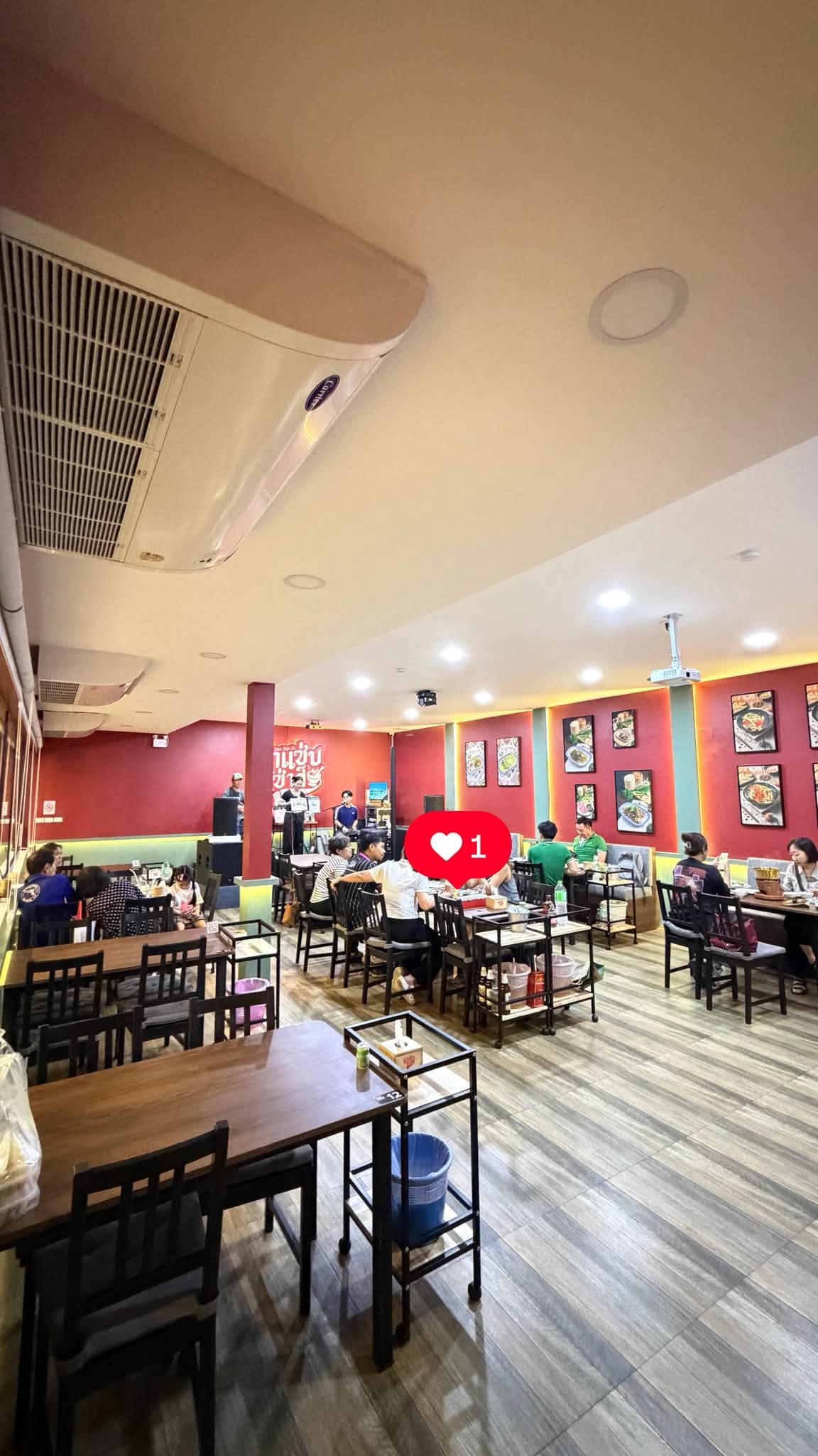 บรรยากาศร้านตำแซ่บซ่าส์ 3