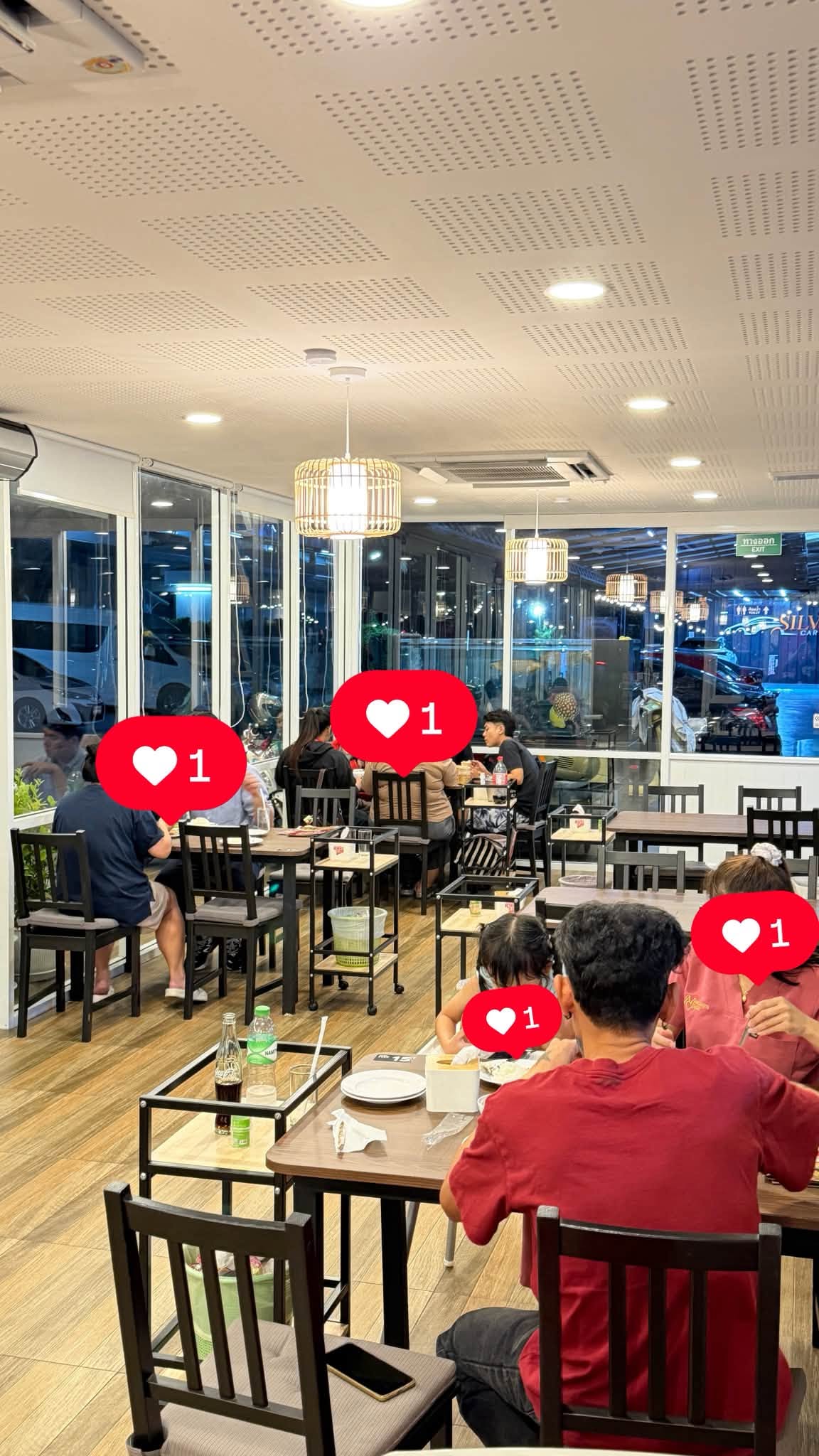บรรยากาศร้านตำแซ่บซ่าส์ 4